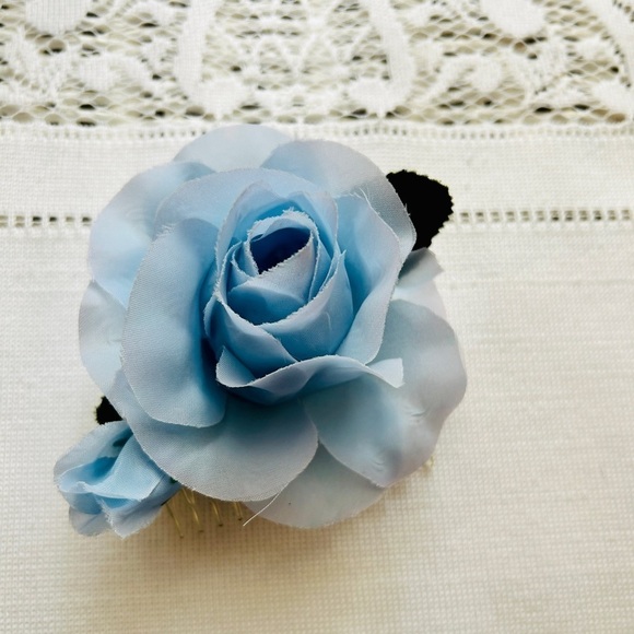 Flower Hair Comb Fastener Pastel Blue Coquette Vintage 1980s Bud Green Leaves - Picture 3 of 11